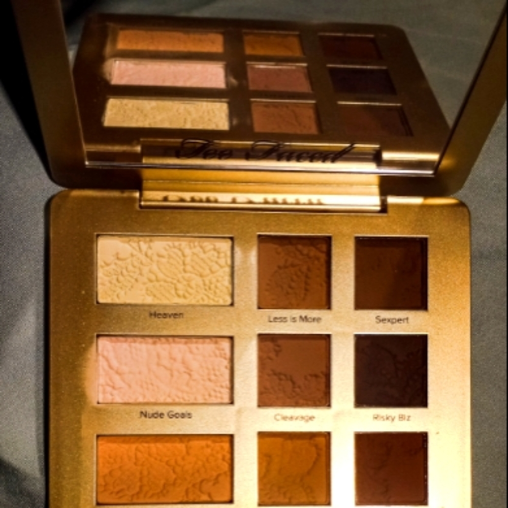 Too Faced Eyeshadow Pallete
